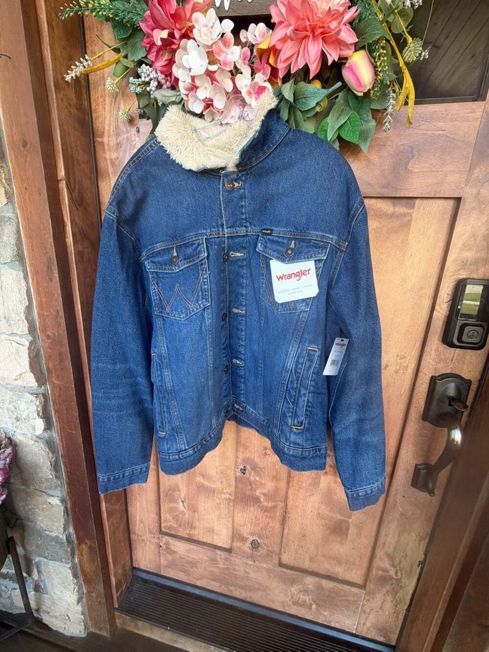Wrangler Men's Regular Fit Sherpa Lined Denim Jacket Dark Blue Wash